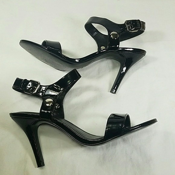 KELLY & KATIE Black Strap Heel Sandals Size 8 - Picture 4 of 7